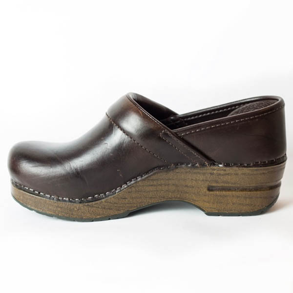 dansko professional marrone tono concept store 03